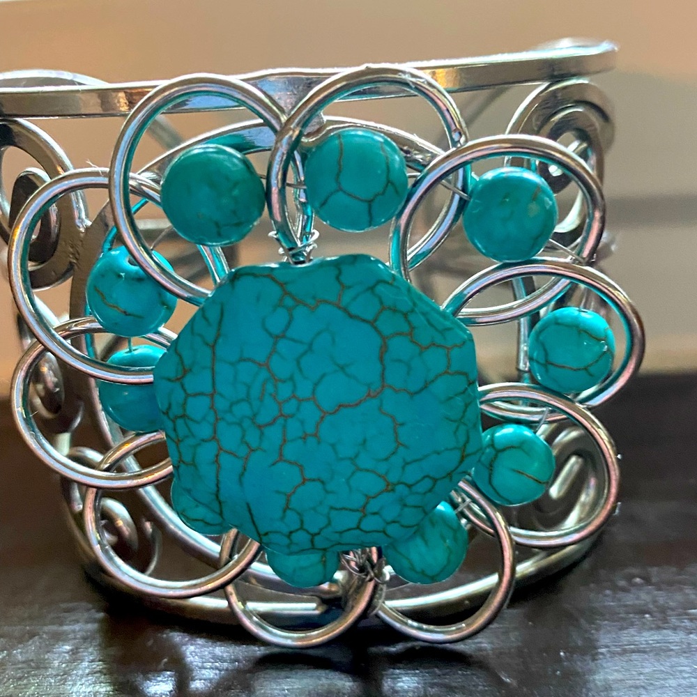 Faux silver and turquoise bracelet!